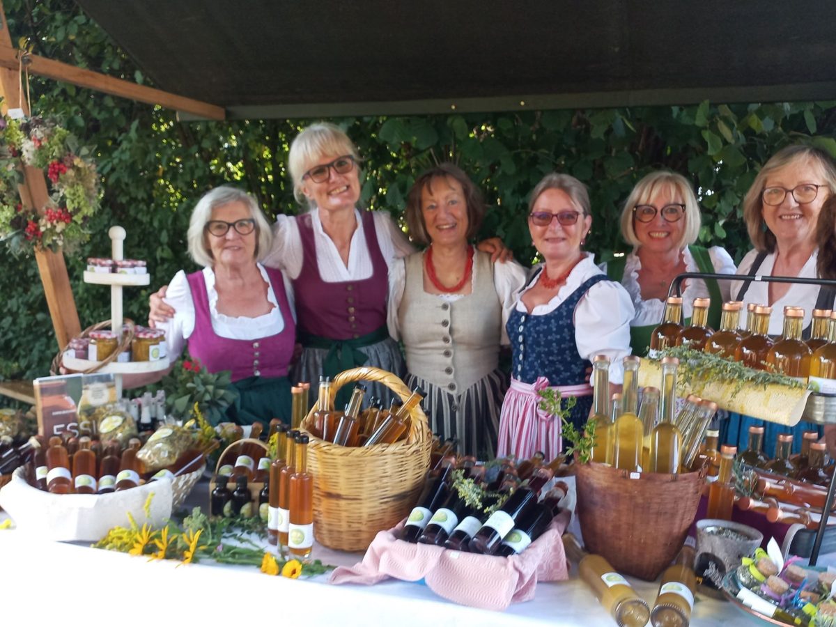 3) Antheringer Kräutergartenfest*